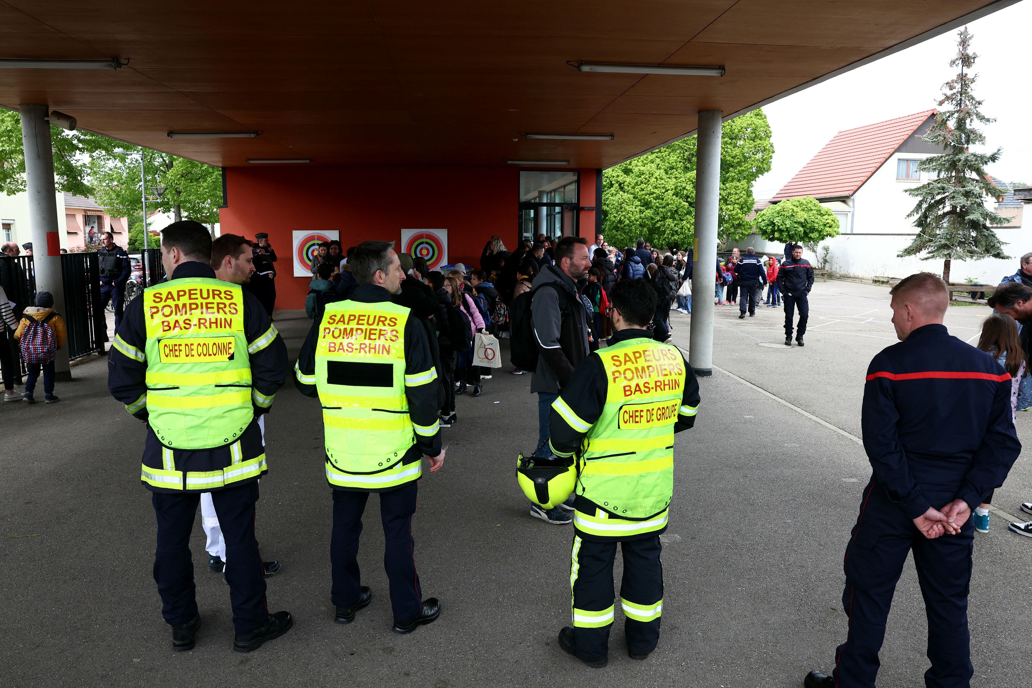 Două fetițe, rănite într-un atac cu cuțitul lângă o școală din estul Franței. Agresorul a fost arestat