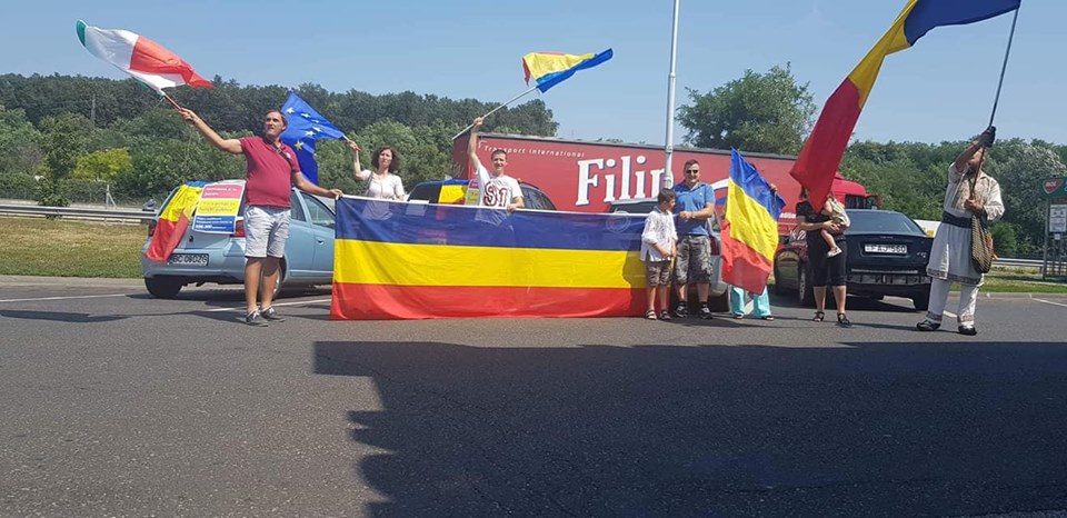 Coloană de mașini din Moldova, pentru Mitingul Diasporei. Se alătură protestului din Piața Victoriei