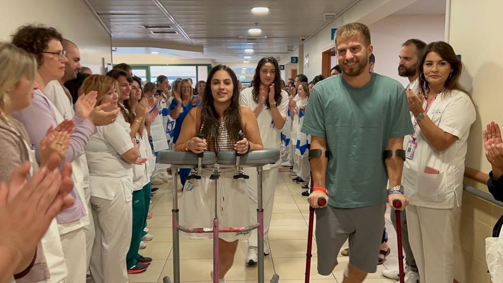 Împușcați împreună, internați împreună, salvați împreună. Povestea cuplului schilodit în masacrul Hamas care s-a ținut de mână și pe patul de spital