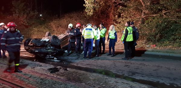 Accident înfiorător în Arad! Doi tineri au murit, după ce au sărit cu mașina de pe un pod. Erau membri ai galeriei celor de la UTA Arad / FOTO