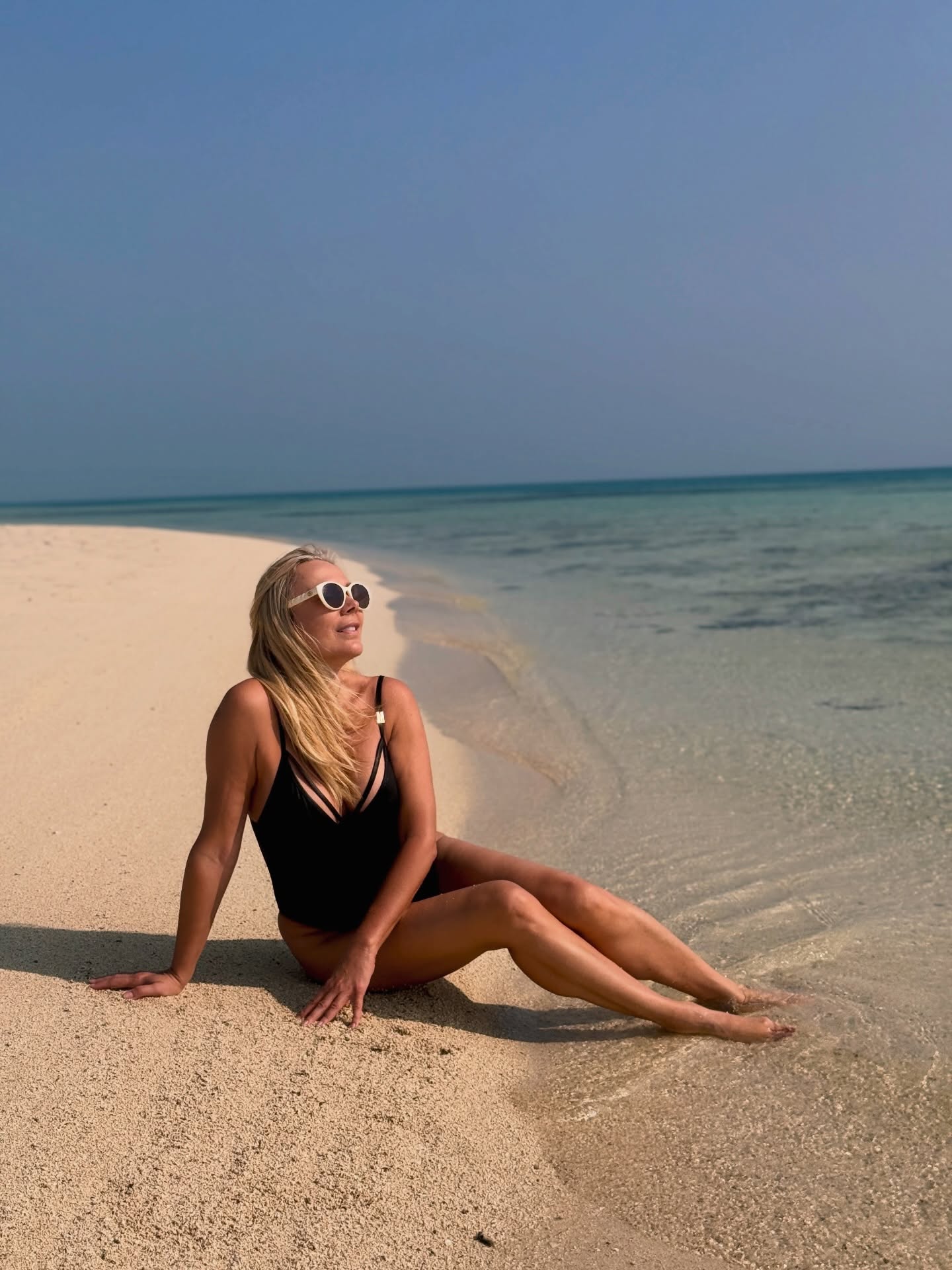 Imagini cu Dana Săvuică în costum de baie, la aproape 56 de ani. Și-a arătat formele: „Ca femeie, nu e ușor să îți accepți vârsta”