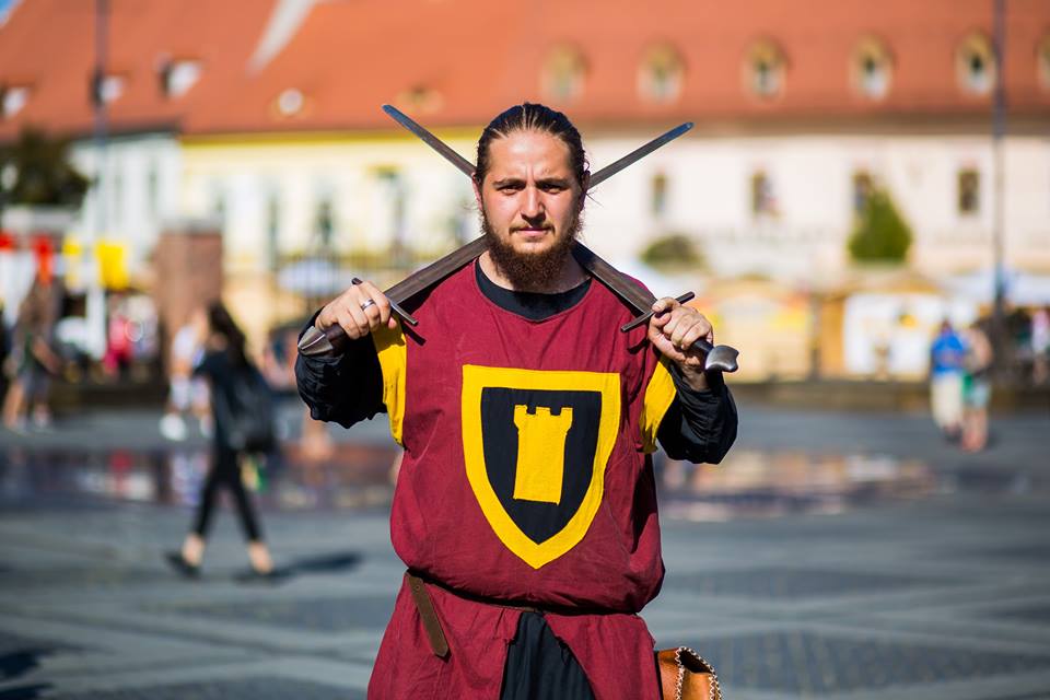 Atmosferă de poveste la Festivalul Medieval din Sibiu 2017. Cavaleri, domnițe și rock medieval în Piața Mare