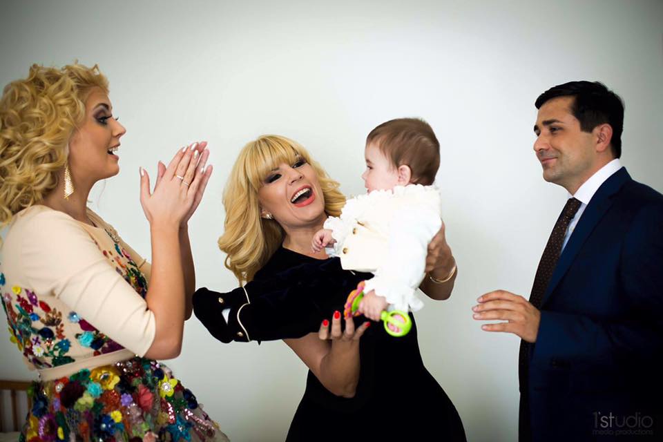 Elena Udrea, într-o postură inedită. Ce imagini a publicat pe Facebook / FOTO