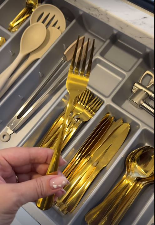 Imagini din noua casă a lui Culiță Sterp. Daniela Iliescu are un dressing doar pentru ea