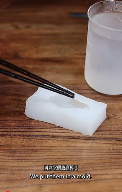 Puiul transparent ca sticla prăjit de un vlogger culinar a uimit internetul: „Este artă, dar nu sunt sigur că l-aș mânca” | VIDEO