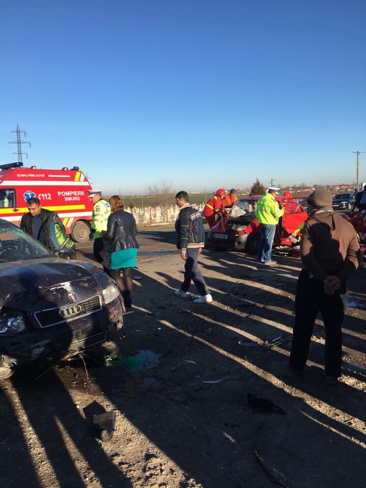 Patru răniți, într-un accident în județul Constanța. Un bărbat în comă, preluat de elicopterul SMURD| FOTO