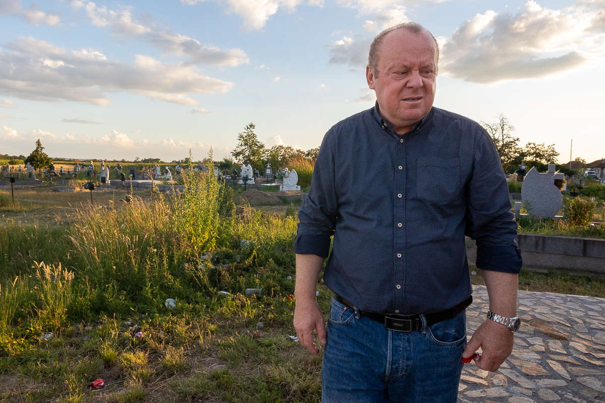 Cimitirul cu necunoscuți din Dumbrava. Viorel Pașca: „Toată lumea, indiferent de religie, are cruce la fel. Ca să nu se supere niciunul”