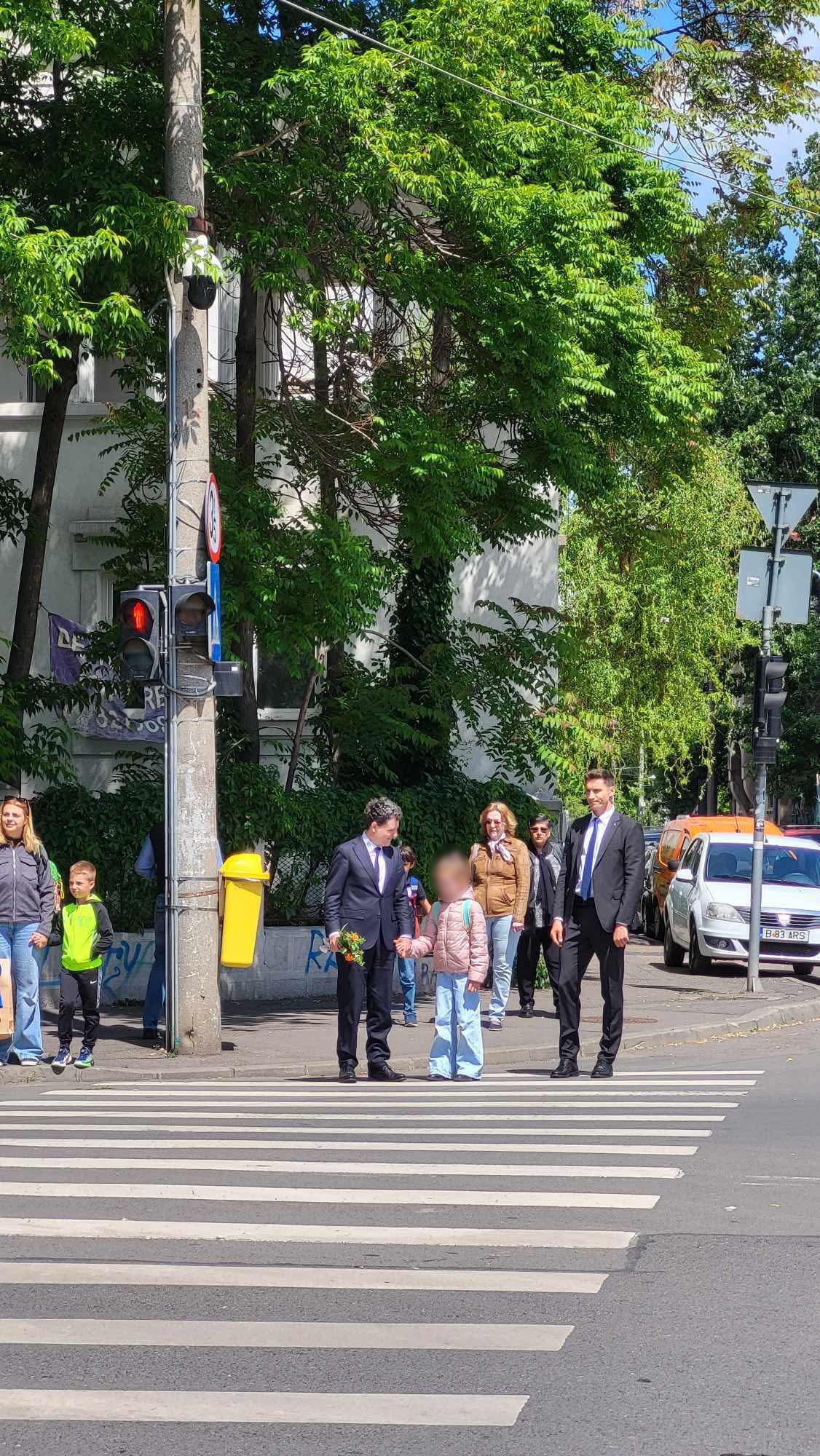 Adevăratul motiv pentru care Nicușor Dan își duce el fetița la școală. Mirabela Grădinaru l-a dat de gol pe noul președinte al României: „100%. De asta”