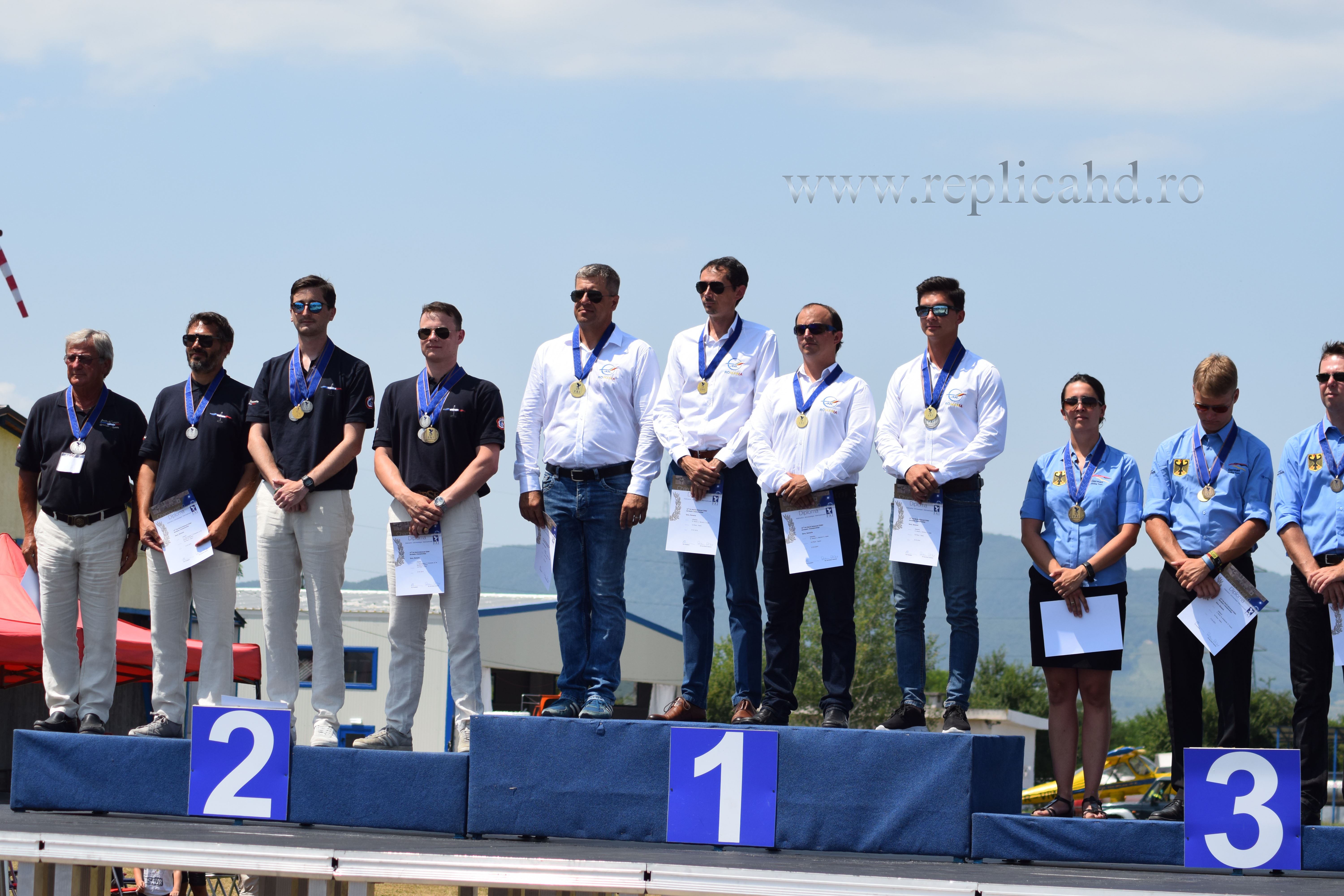 România a luat aurul la Campionatul Mondial de Acrobație cu planorul, la Deva