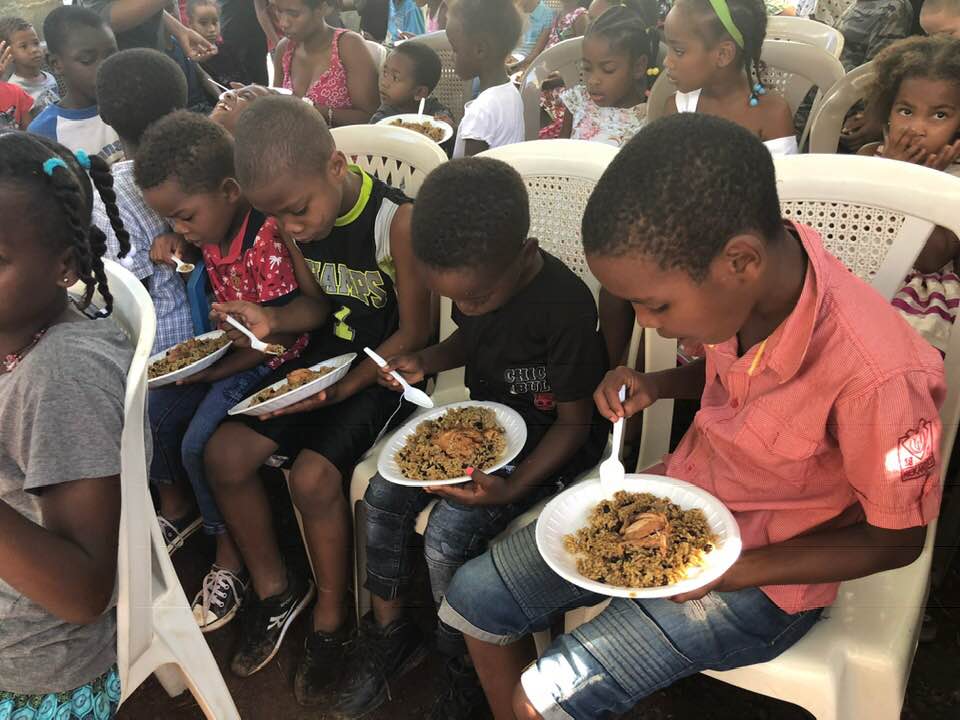 FOTO | Povestea uimitoare a unui chef. A crescut într-o zonă de război și a visat să hrănească oamenii săraci. Apoi, a câștigat la loto