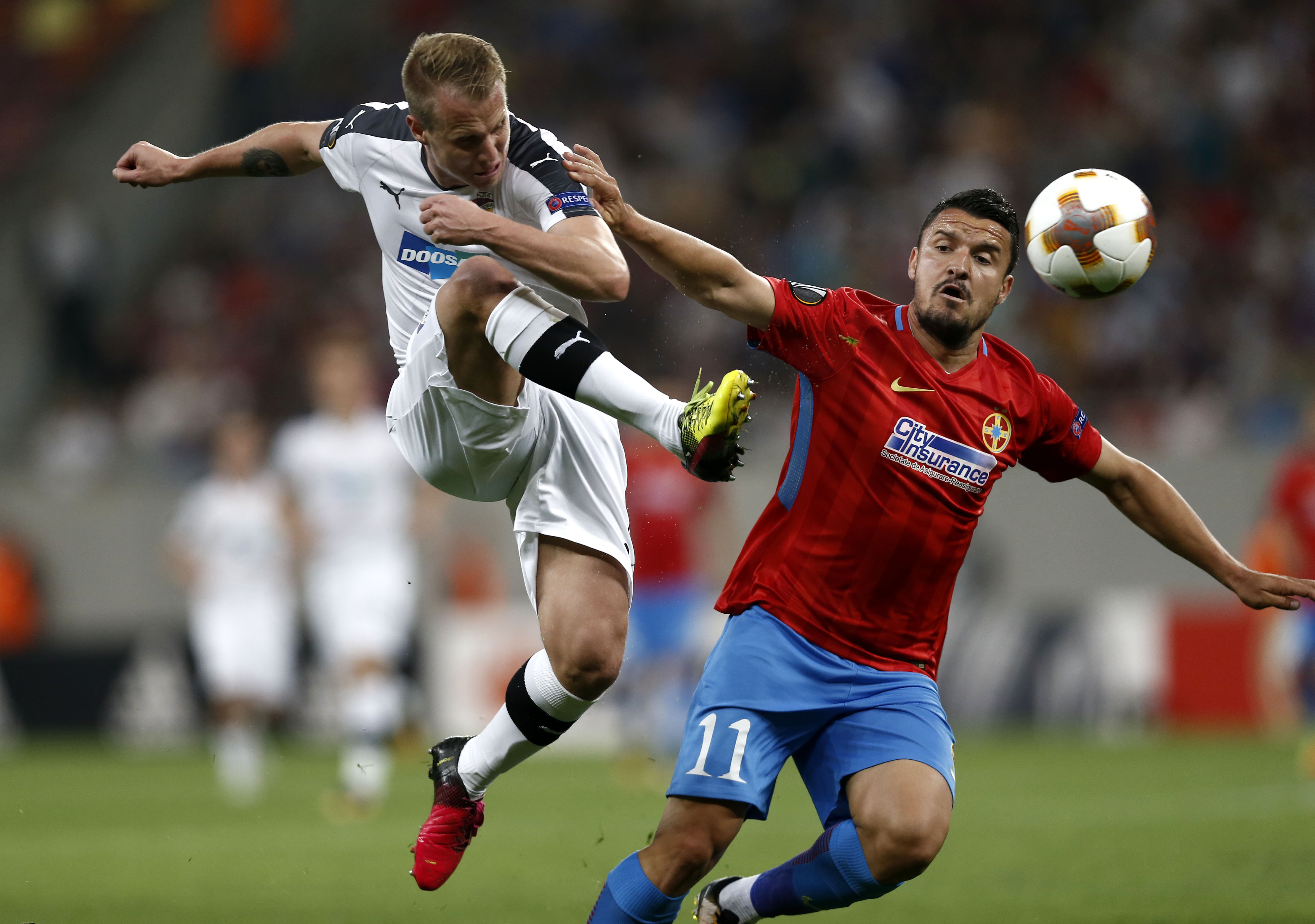 Liga Europa, FCSB - Viktoria Plzen 3-0. Seară glorioasă. Se ridică steaua lui Dică. Dublă de efect pentru Budescu. Trupa lui Becali, liderul Grupei G