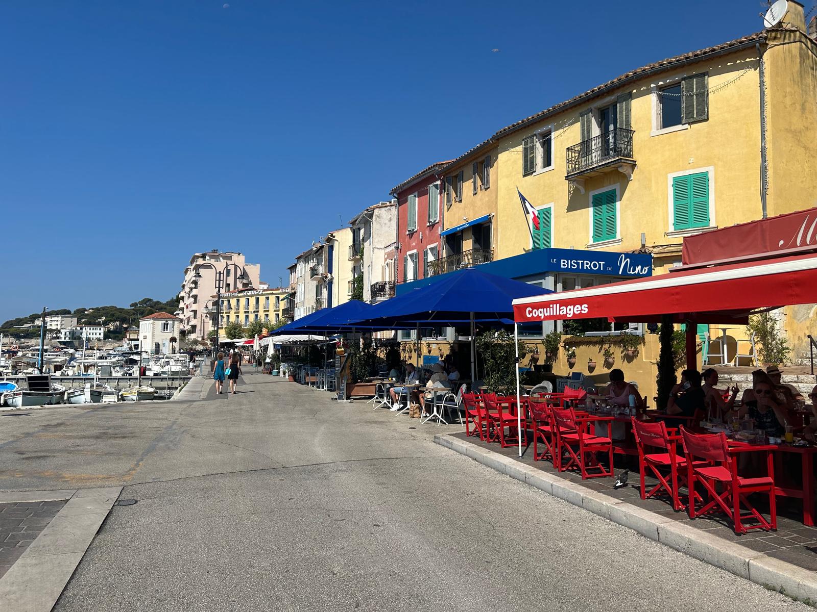 Libertatea a vorbit cu legendarul Michel Platini, care s-a retras la Cassis, pe malul Mediteranei. Cât costă să mănânci la restaurantul marelui „Platoche”