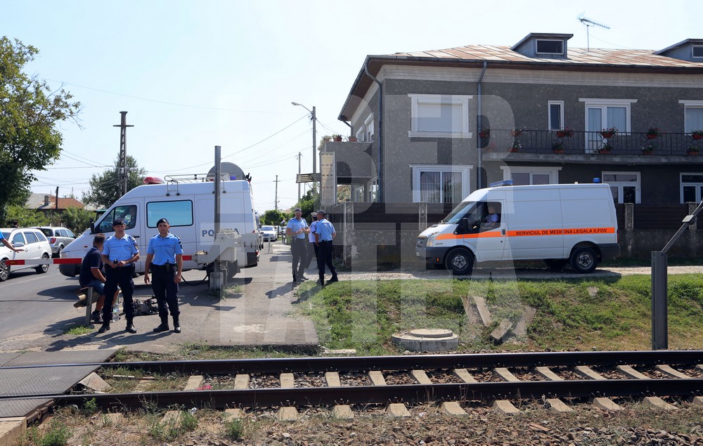EXCLUSIV/ Sinucidere și crimă la Brănești. Mama și-a împins fata cea mare în fața trenului, pe cele doua mici le-a luat în brațe și a sărit pe șine!