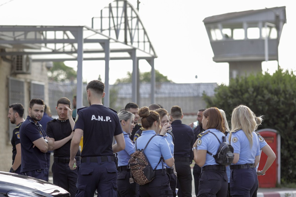 Protest al polițiștilor din penitenciare. Au refuzat să intre la serviciu timp de patru ore și amenință cu proteste ample