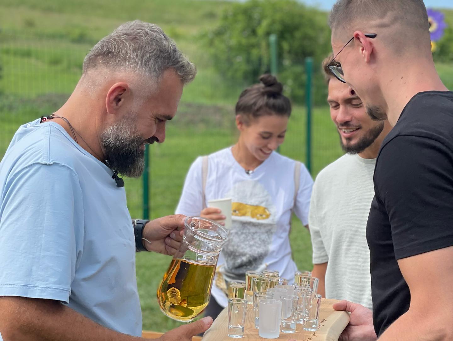 Dan Ursa a dat petrecere în aer liber. Cum a sărbătorit victoria de la Survivor 2023 alături de Andrei Krișan și Ștefania Stănilă