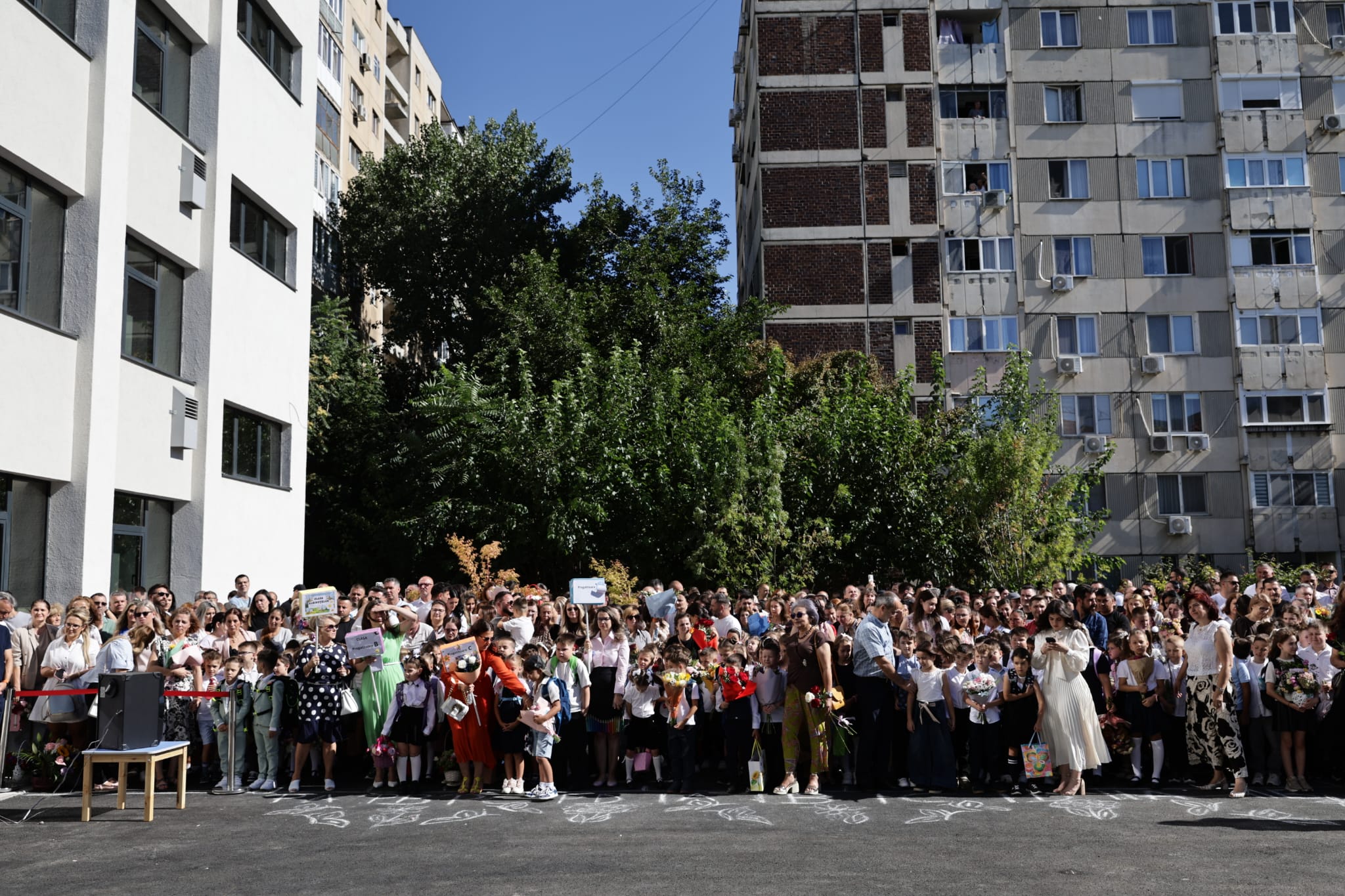 Aproape 3.000.000 de elevi şi preşcolari încep azi, 7 septembrie, anul școlar 2026-2027. Schimbările majore cu care se confruntă