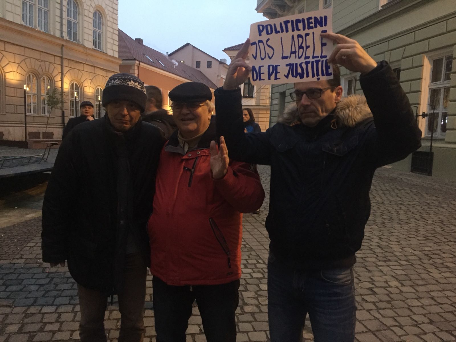 FOTO/VIDEO| Sute de magistrați au protestat în orașe din țară, nemulțumiți de modificările la legile justiției