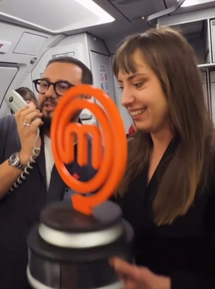 Ce a făcut Andra în avion la 10.000 de metri înălțime: „Gălăgie”! Reacțiile fanilor: „Plângere la compania aeriană”