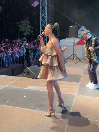Ce a pățit Vlăduța Lupău pe scenă la Rovinari: „M-au făcut praf”. Motivul pentru care și-a întrerupt concertul