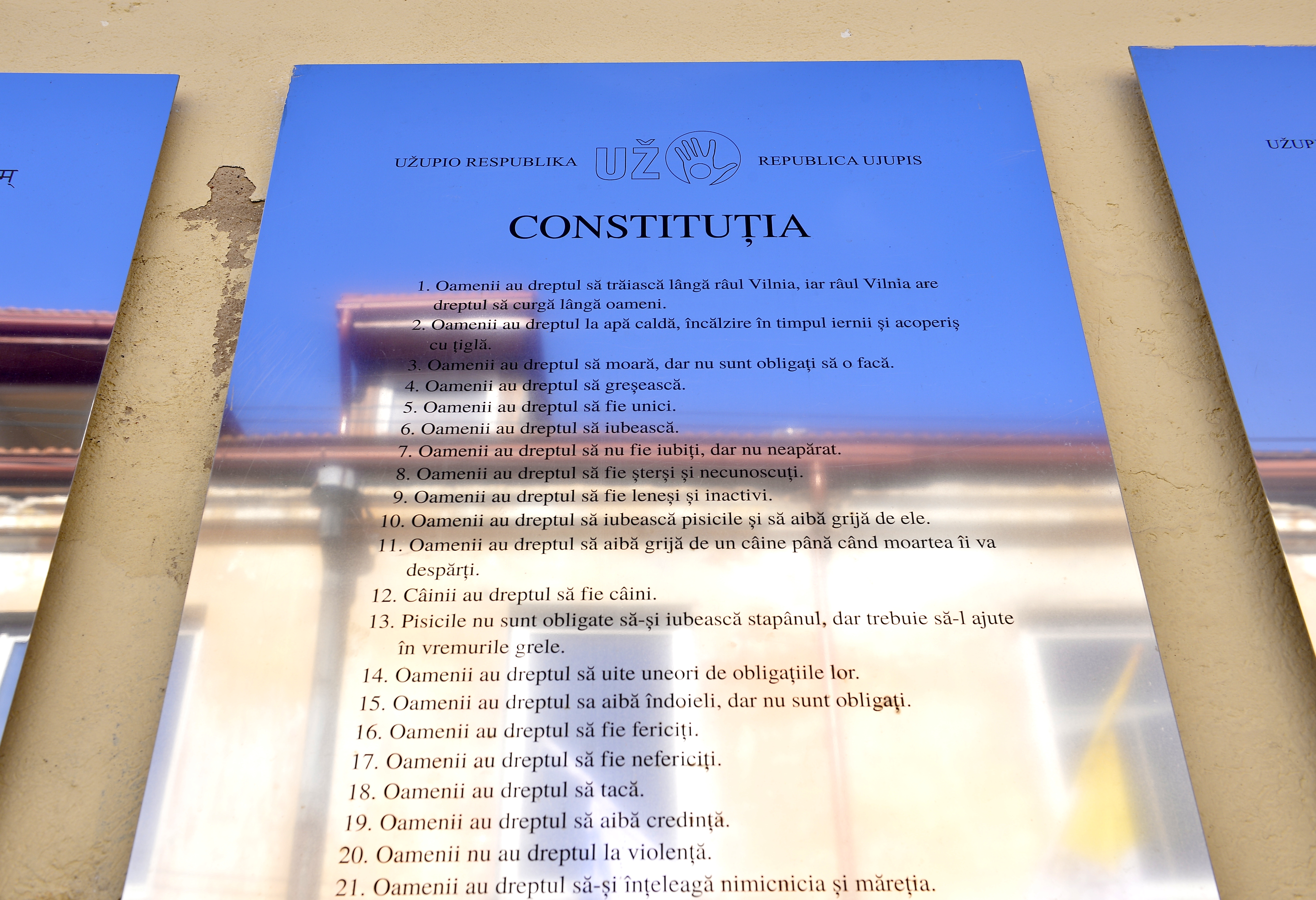GALERIE FOTO/ Cum arată țara cu armată din 12 oameni și în Constituția căreia scrie ”oamenii au dreptul să moară, dar nu sunt obligați!”