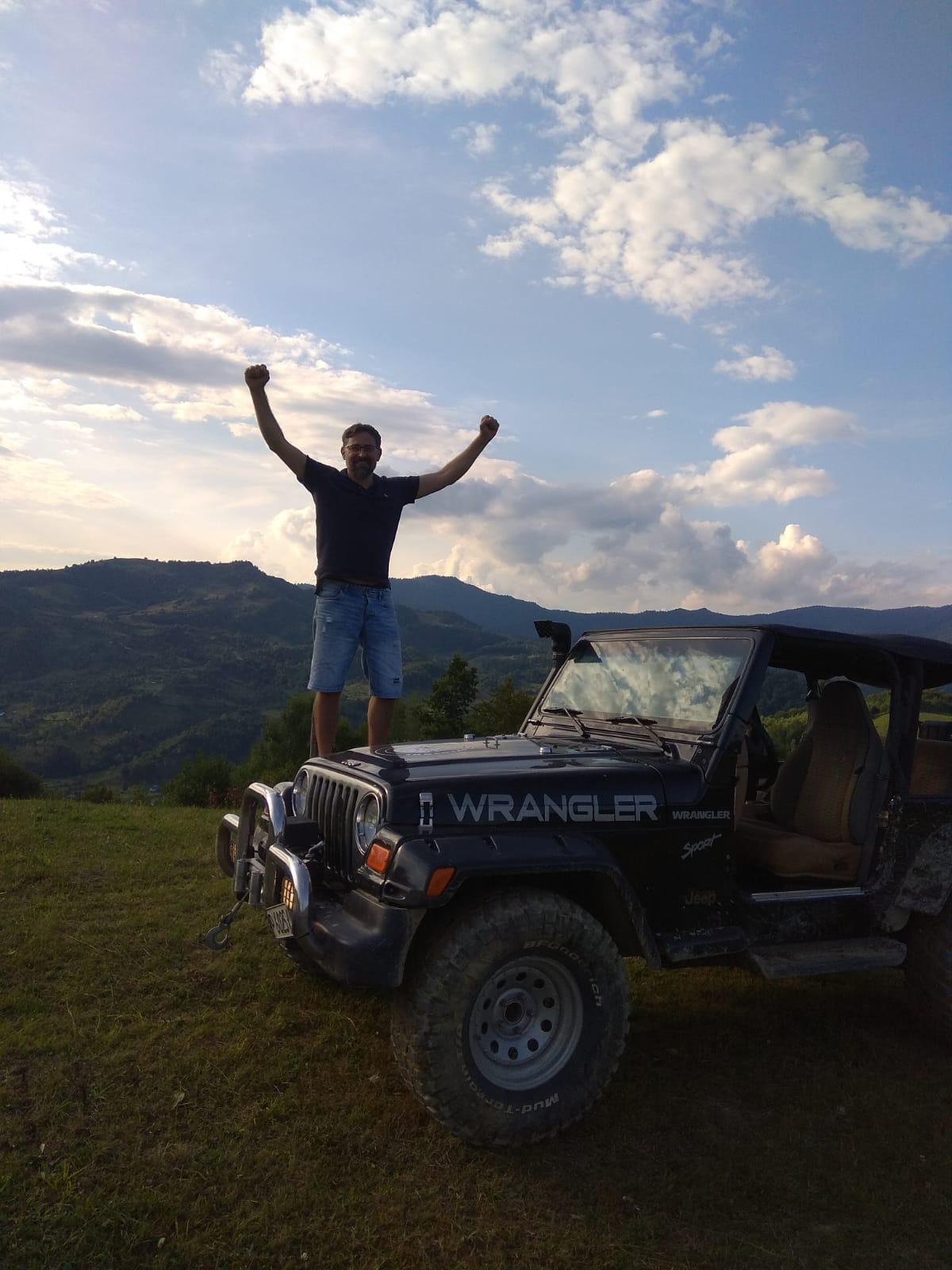 Cum a ajuns un învățător dintr-un sat din Maramureș de la o școală de pe deal la milioanele de euro din insolvență: „Eram și eu ca bădița Vasile al lui Creangă”