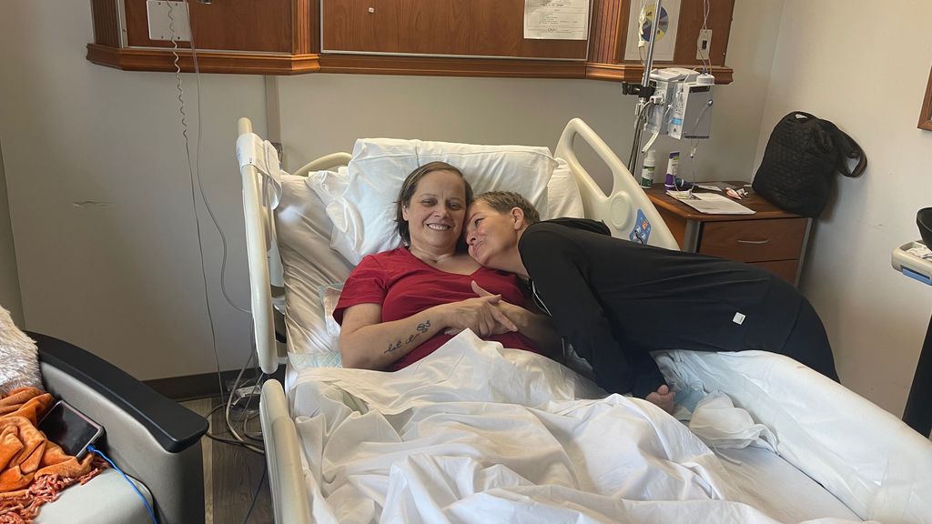 Már tud egyedül ülni, enni, jól számol magyarul és angolul az infarktuson átesett Ónodi Henrietta