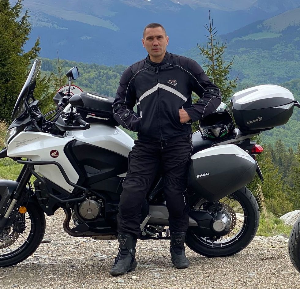34.000 de kilometri pe motocicletă, din România până în Coreea de Sud și Japonia. Aventura vieții pentru un maestru în taekwondo trecut de 50 de ani