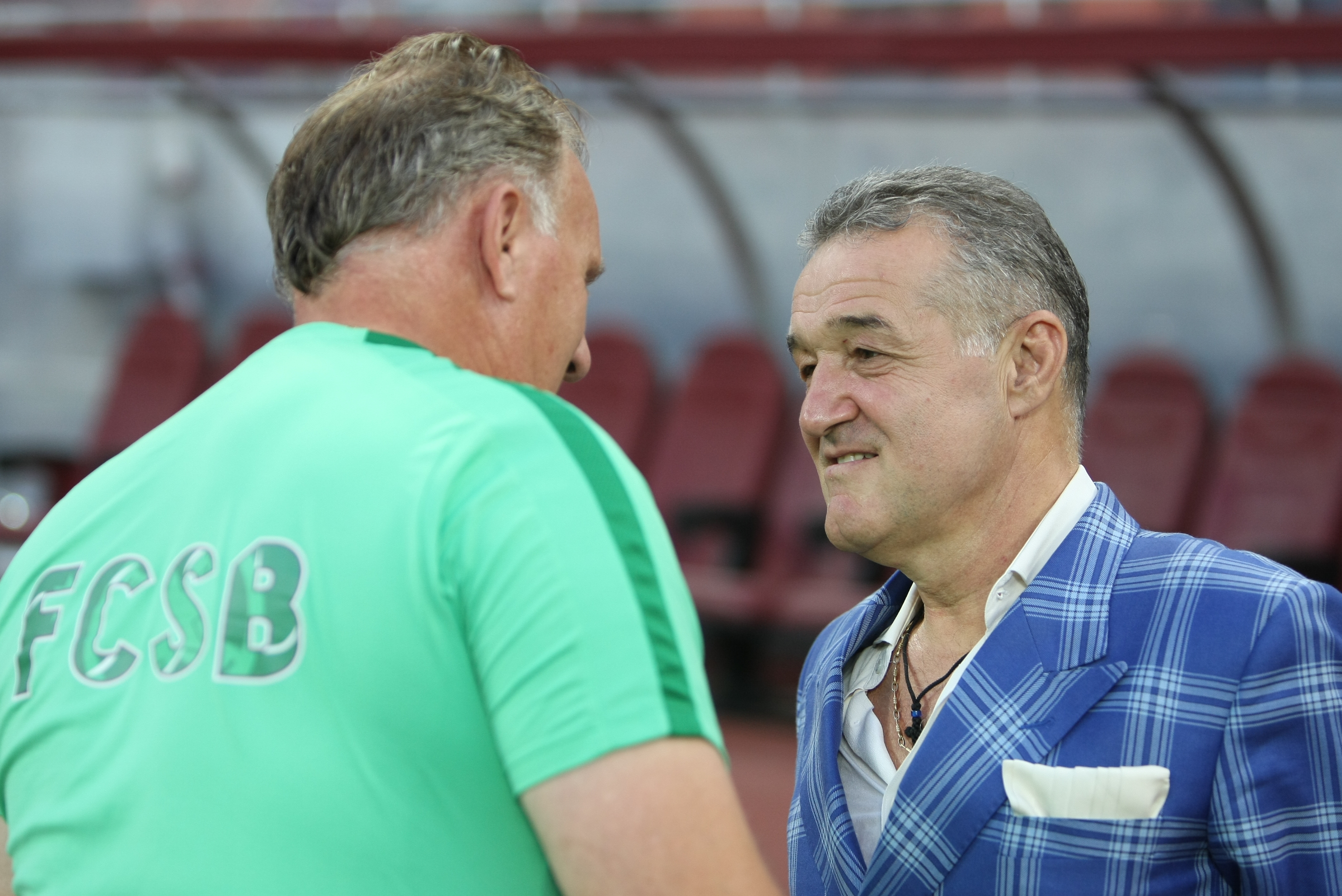 LIGA I: Steaua - CFR Cluj 1-1. Transversală Vitor Bruno! A egalat Tudorie! Roș-albaștrii au avut și ei o bară, în start, apoi a marcat Tiago. Echipa lui Rădoi se chinuie, Partizan Belgrad se distrează în Serbia! Patronul a făcut baie de mulțime/ GALERIE FOTO
