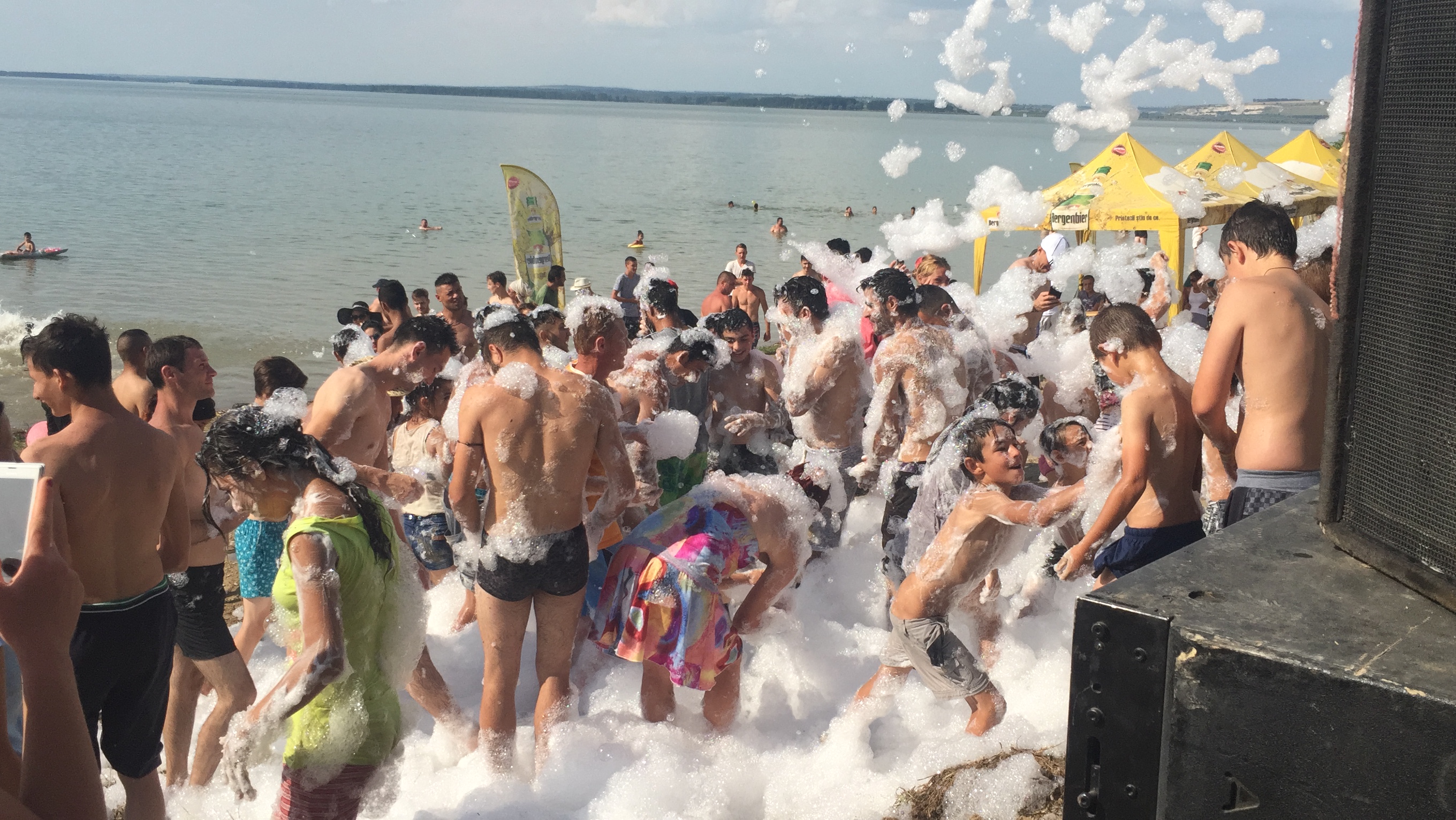 Ce Mamaia? Botoșănenii au propriul «litoral» la malul Prutului!
