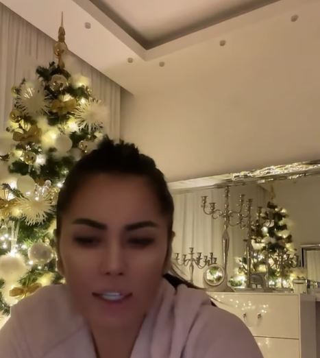 Cum și-a decorat Oana Zăvoranu casa de Crăciun. Imagini cu bradul spectaculos al actriței