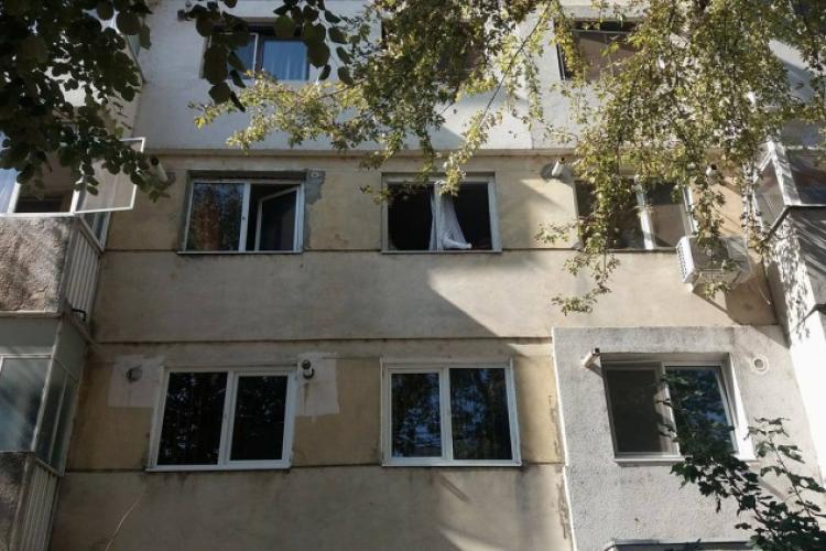 Explozie în Brăila. Doi oameni, răniți după ce un apartament a sărit în aer
