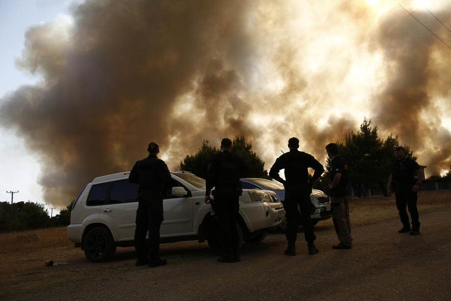 Atena, sub amenințarea incendiilor. Premier: „Canicula a transformat țara într-un butoi cu pulbere”
