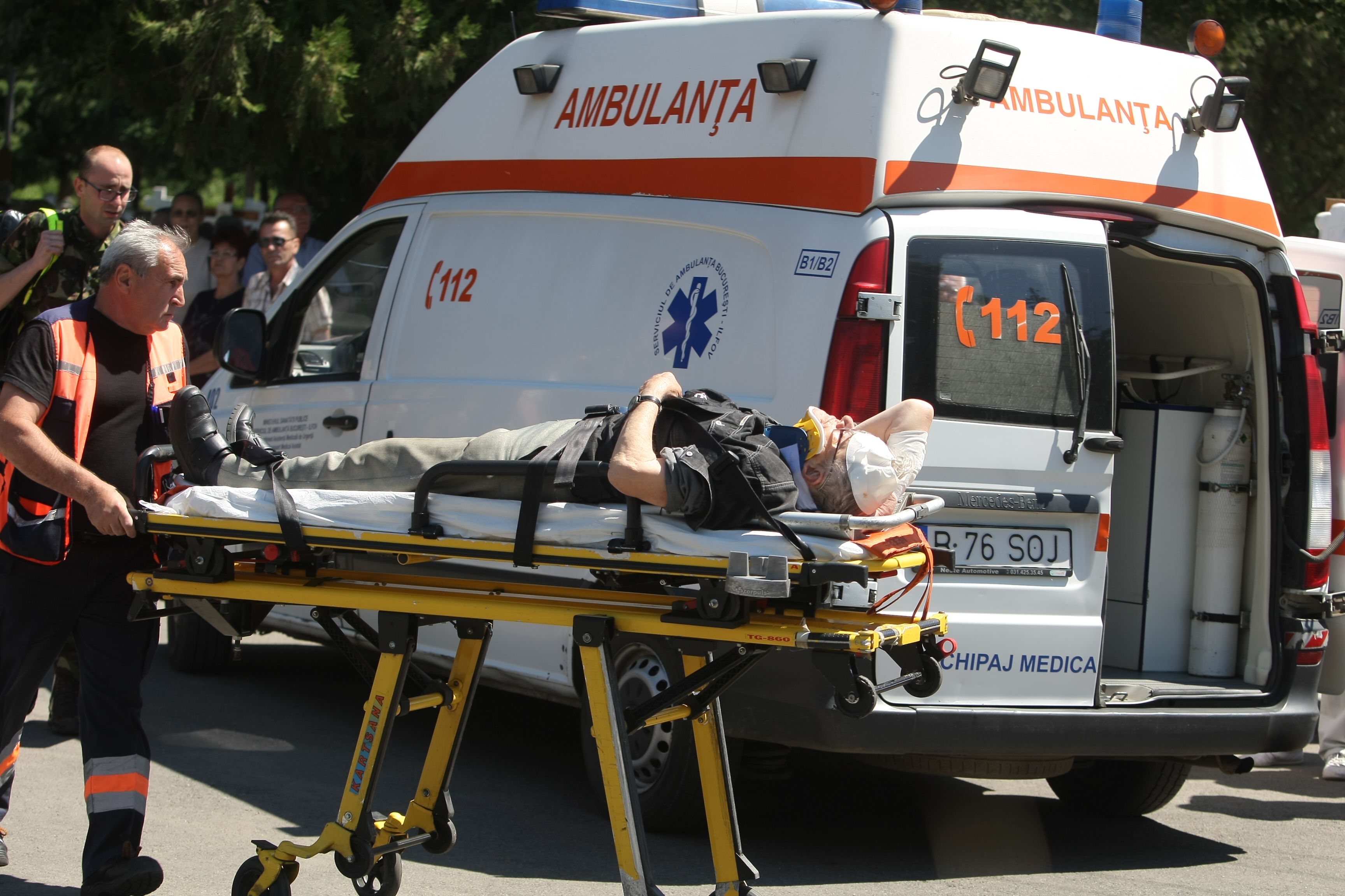GALERIE FOTO&VIDEO/ Cristian Țopescu, înmormântat cu onoruri militare, la Cimitirul Ghencea Militar din București