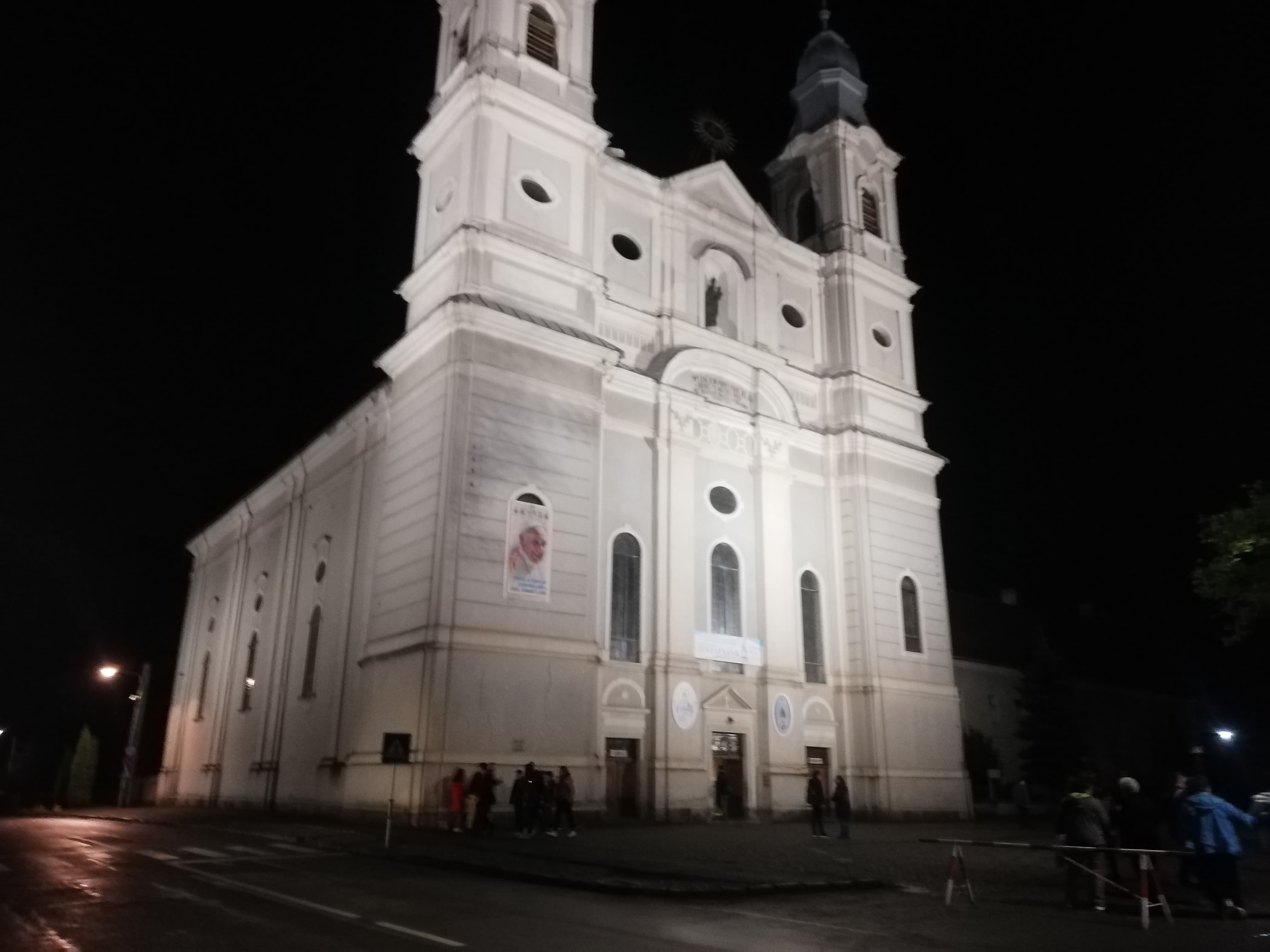 Orașul Miercurea Ciuc este securizat în așteptarea Papei Francisc. Mai mulți pelerini petrec noaptea în catedrala de la Șumuleu Ciuc