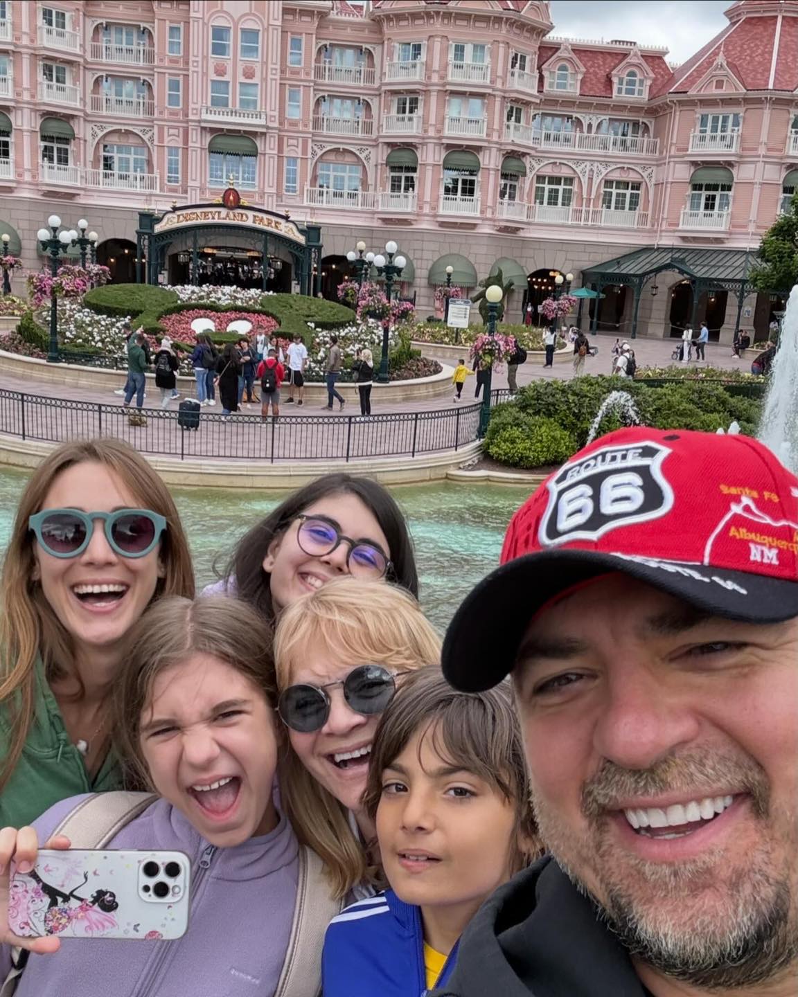 Vedetele din România care au adoptat copii. Le-au schimbat radical viețile