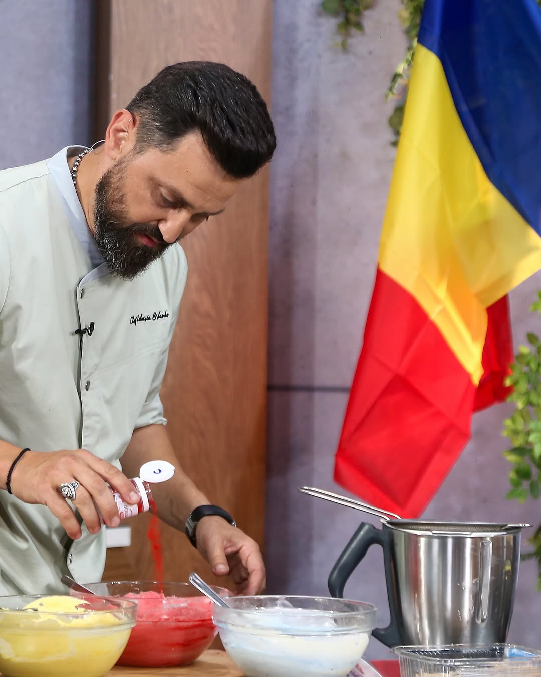 Orlando Zaharia, bucătarul președintelui Traian Băsescu și jurat la „Chef la cuțite”: „Românii știu ce înseamnă fine dining, dar gusturile sunt în schimbare”