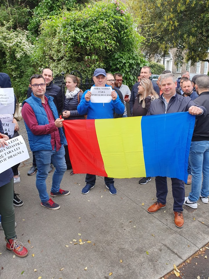 FOTO, VIDEO | Imagini incredibile la Londra: coadă interminabilă la secția de votare din cartierul botezat „Little Romania”! Mobilizare exemplară a diasporei și în Germania, Italia, Olanda și Belgia