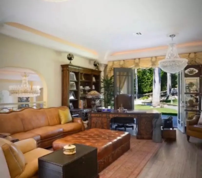 Imagini din vila în care Monica Gabor locuiește în America cu Mr. Pink. Au SPA acasă și vinotecă la subsol