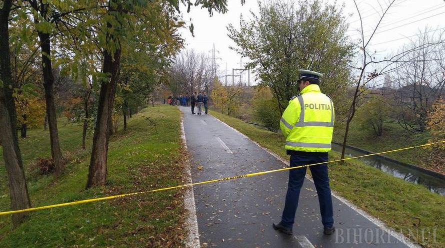 UPDATE / Un bărbat a fost găsit mort în Oradea. Tânărul era dezbrăcat și avea capul zdrobit. Anchetatorii au un cerc de suspecți