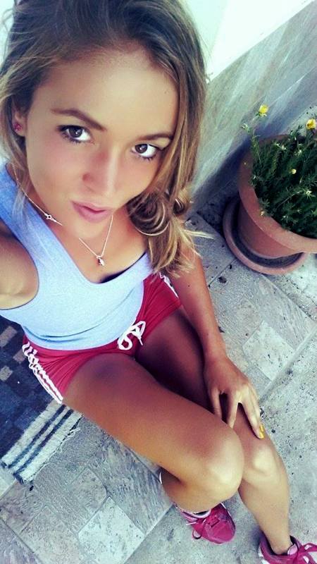 Joacă tenis și e mai tare decât Halep! Simona Ionescu face ravagii pe zgură / GALERIE FOTO FIERBINTE
