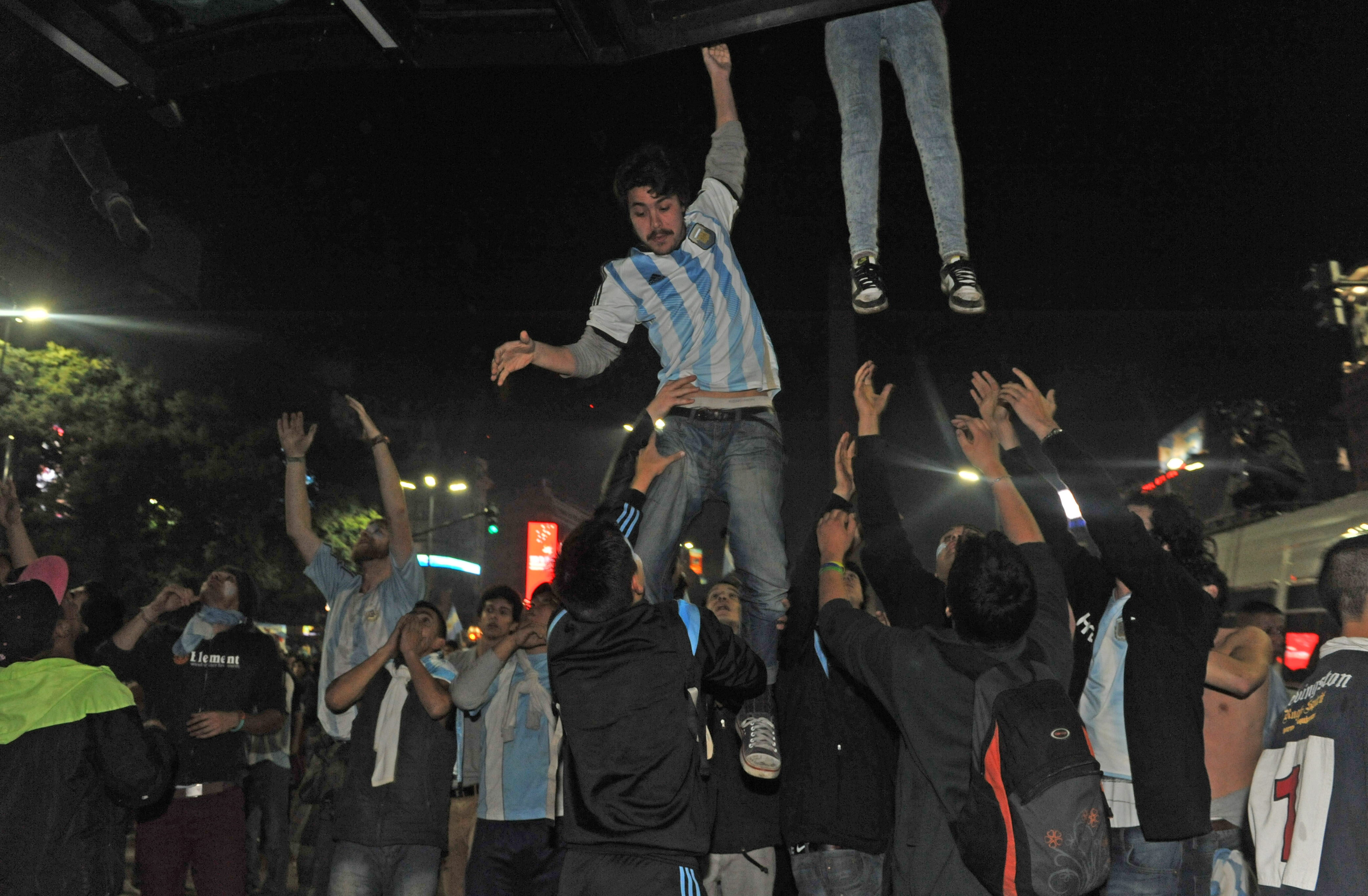FOTO & VIDEO / Violenţe în Argentina, după ratarea titlului mondial! 