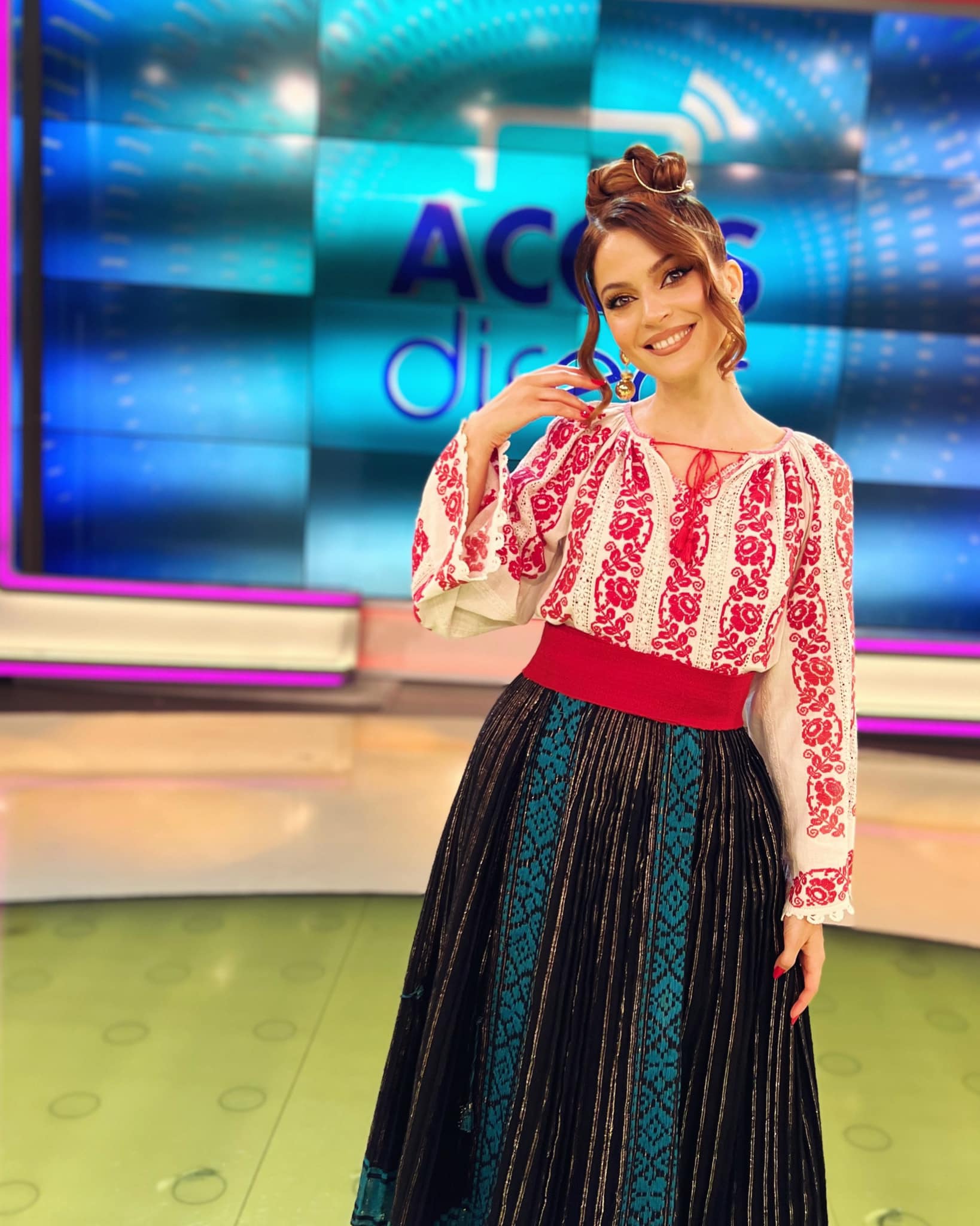 Cine e și cu ce se ocupă Raluca Diaconu. Sora lui Theo Rose are 36 de ani: „Au fost oameni care au crezut în mine, în talentul meu”