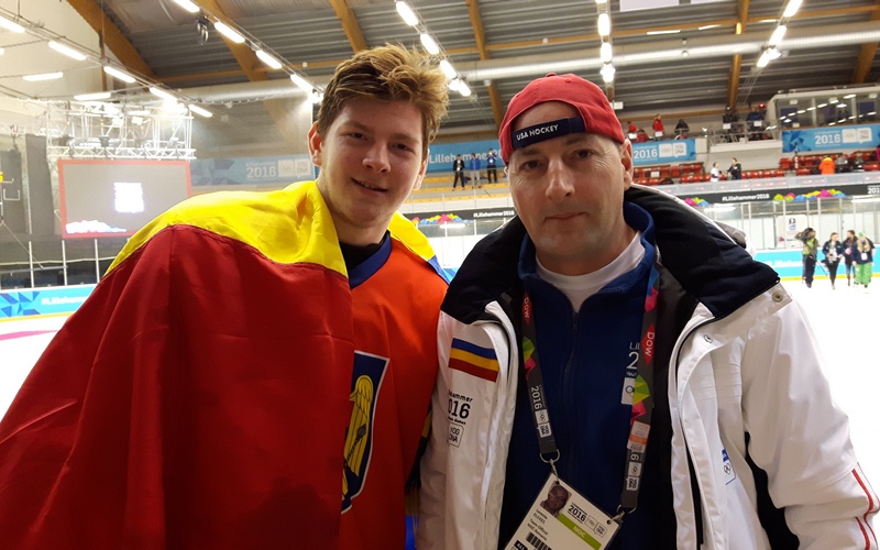 N-avem patinoare, dar avem rezultate! Hocheistul Eduard Cășăneanu, aur la îndemânare, la JO de Tineret de la Lillehammer! A treia medalie din istorie la jocurile de iarnă sub egida CIO