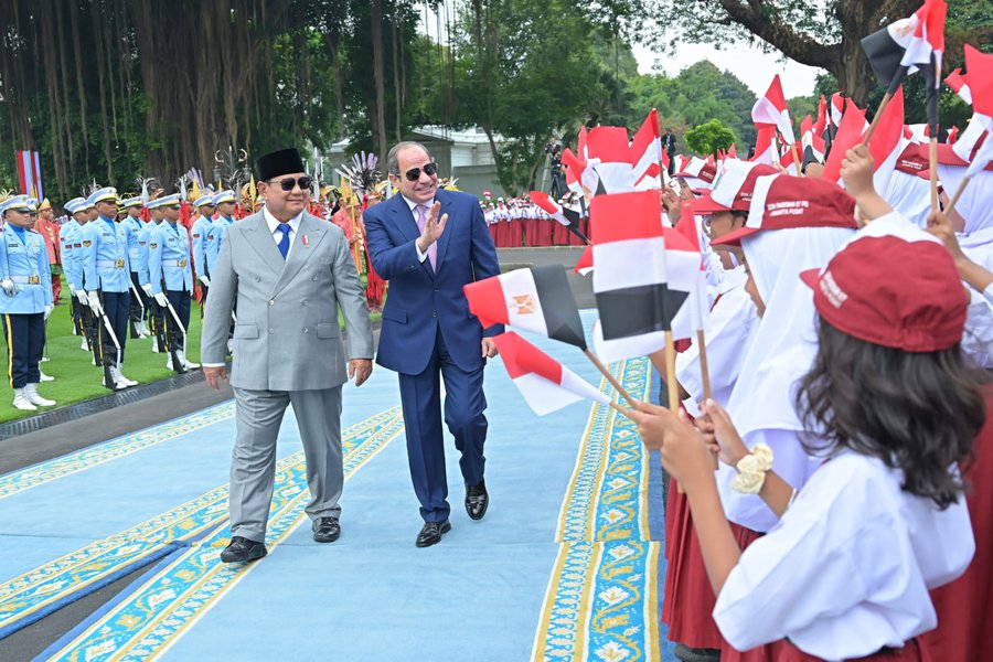 Egyptian President Abdel Fattah El-Sisi and President of Indonesia, Prabowo Subianto during his tour. [@ALsisiOficial]