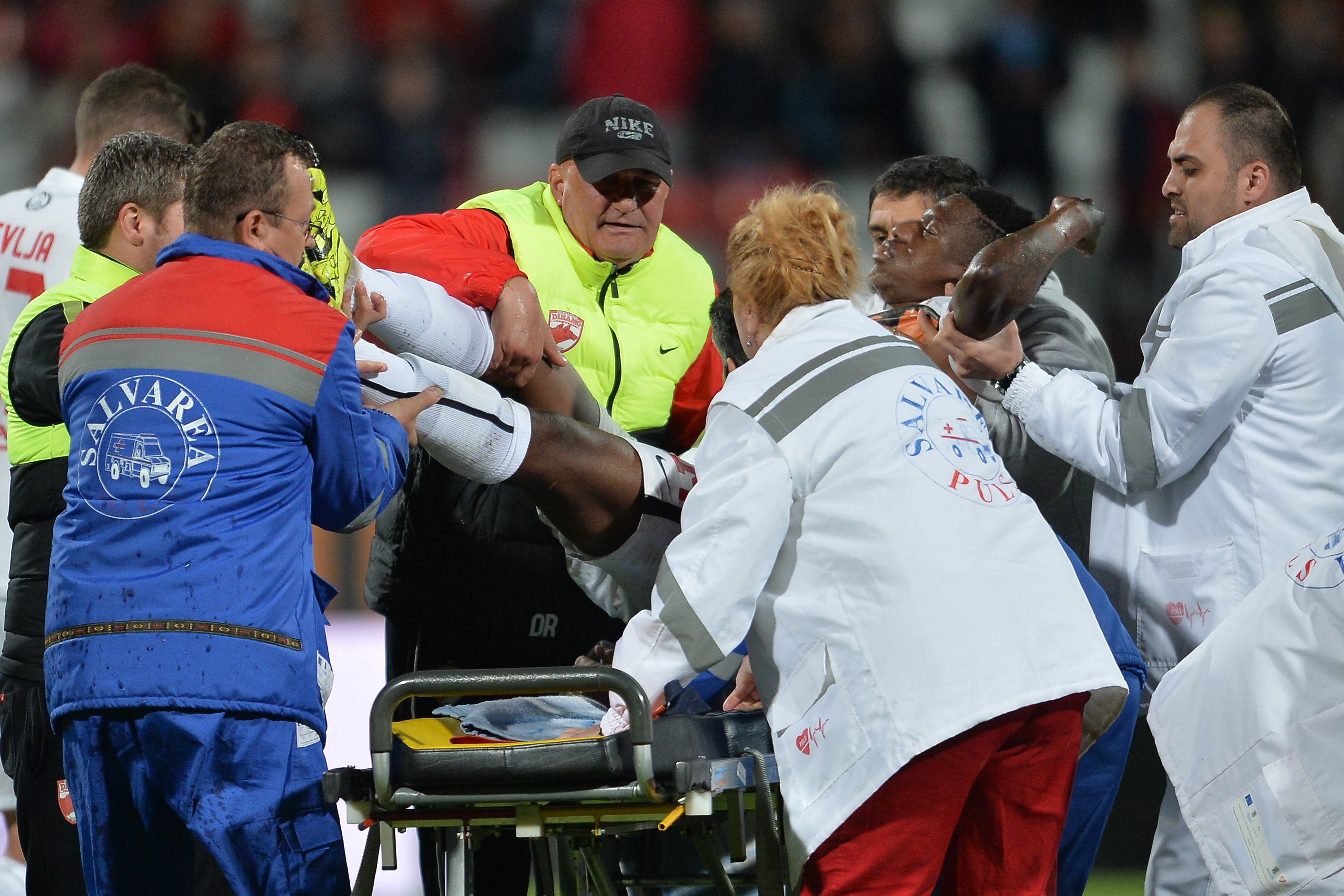 Explicaţiile medicului de la Dinamo, după moartea lui Ekeng. De ce nu i-a făcut masaj cardiac pe teren
