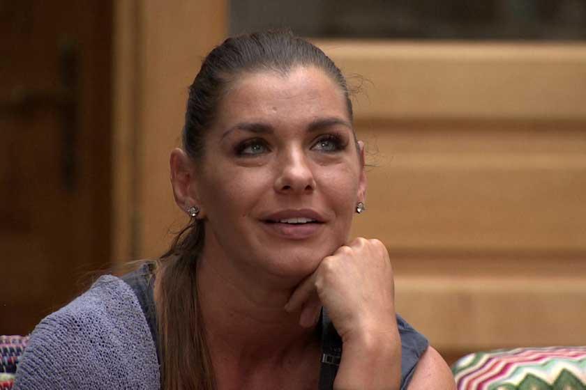 "Nagyon fiút szeretett volna, ezt sokszor hangoztatta is" - Dér Heni fájdalmasan kifakadt saját apjáról: megtiltotta az édesanyjának, hogy élőben támogassa a Megasztárban