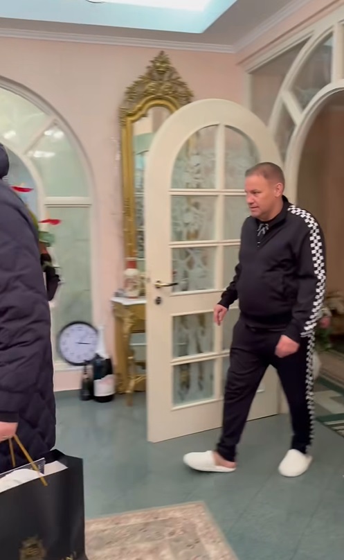 Imagini din casa Irinei Loghin. Fuego a vizitat-o pe artistă în locuința ei din nordul Bucureștiului, de ziua ei de naștere