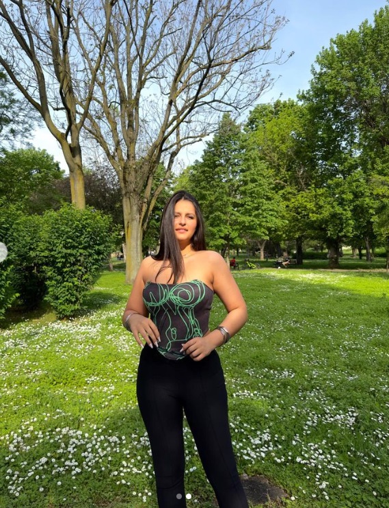 Carmina, fiica lui Liviu Vârciu, vrea să se lanseze în muzică: „Am moștenit vocea lui, dar parcă eu cânt un pic mai bine”. Din ce își câștigă tânăra banii
