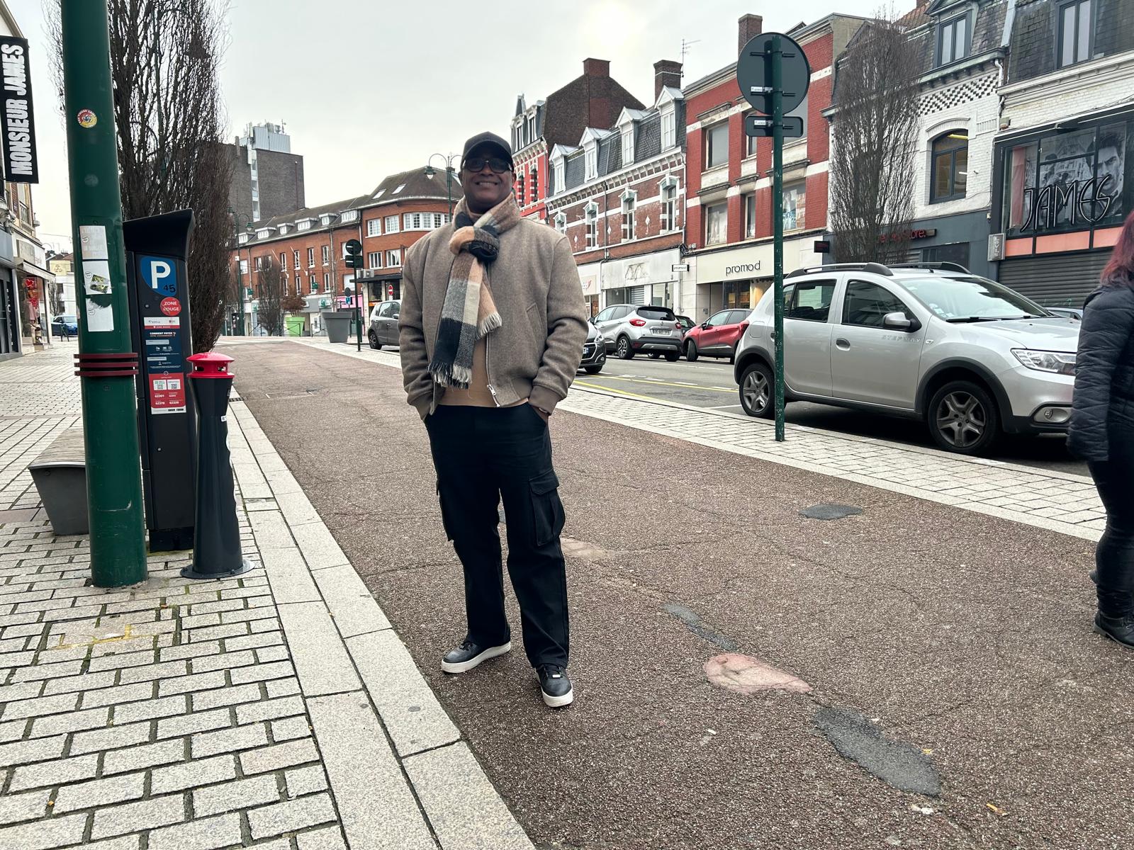 Viața unui francez la București, la mijlocul anilor 2000: „Am ieșit cu TAB-ul de pe stadion. În oraș, arătam legitimația și toți polițiștii ne făceau pârtie”