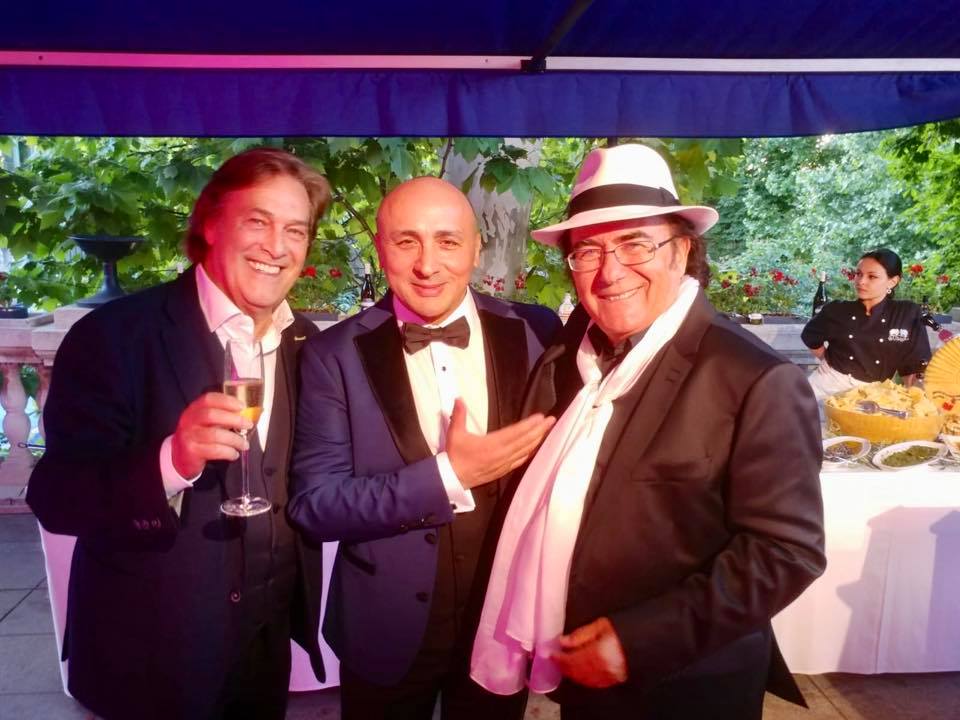 Irina, ex-Asia, și-a botezat fetița. Artiști de renume au întreținut atmosfera la petrecere | FOTO